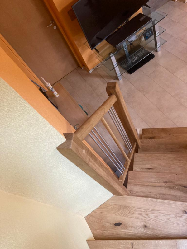 Betonstiegenverkleidung Eiche mit Geländer Holz-Edelstahl