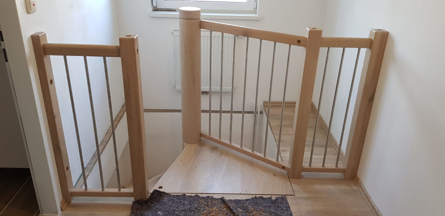 Wendeltreppe mit quadratischem Grundriss