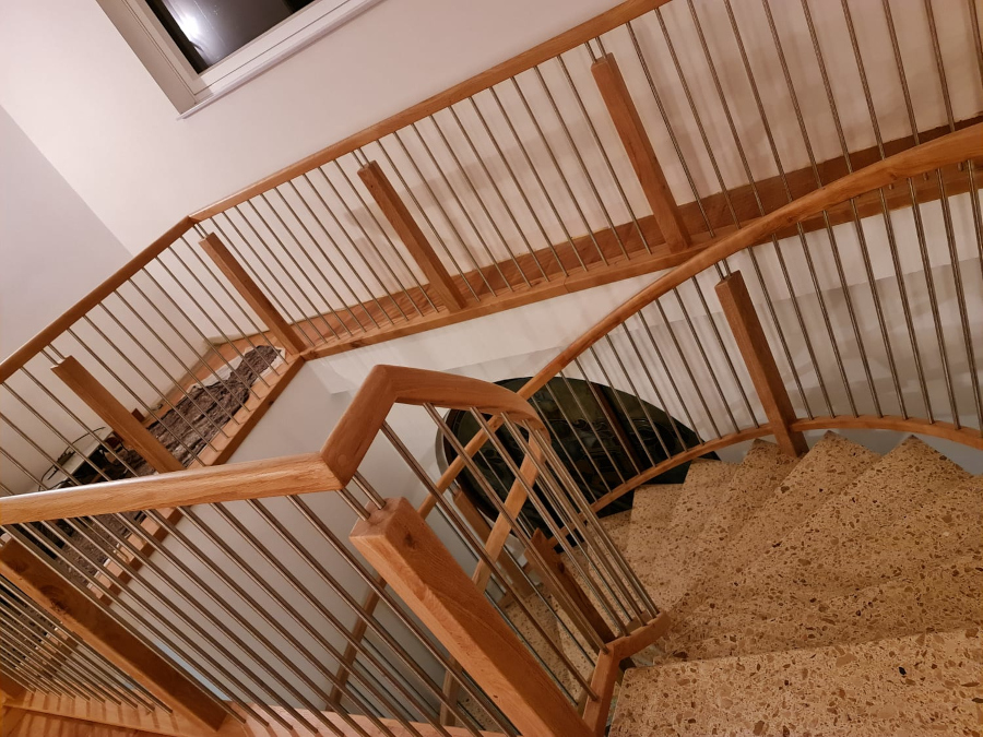 Brüstungsgeländer Holz und Edelstahl