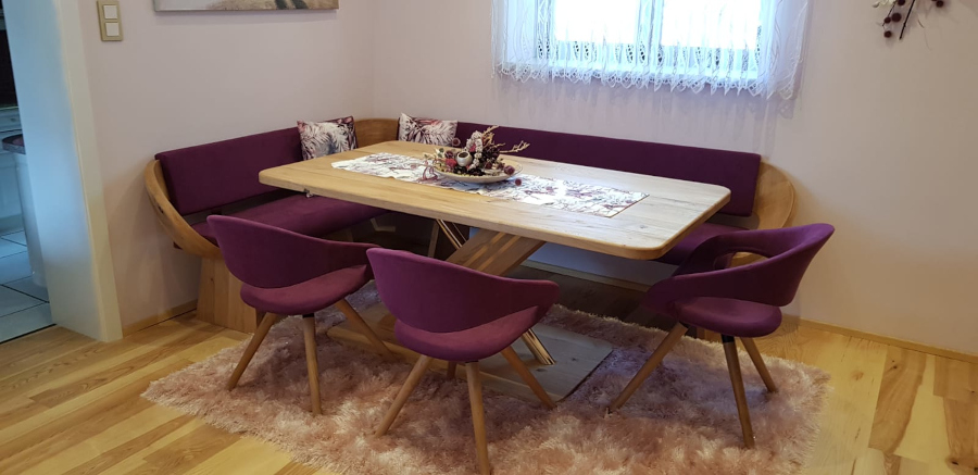 Essbereich mit Eckbank in Eiche massiv