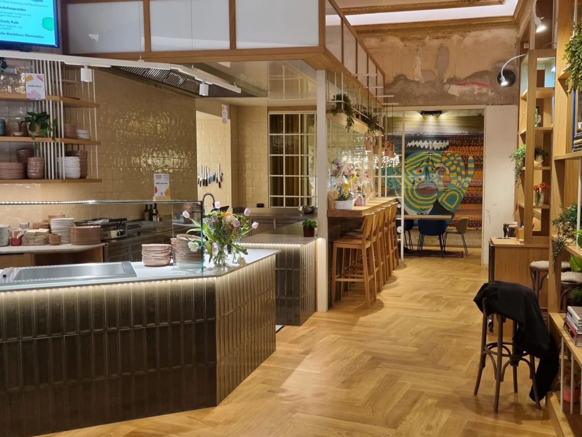 Einrichtung von Tischlerei Noll Cafe Goldstück Wien